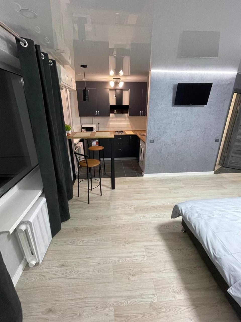 Apartcenter Вип Апартаменты В Центре Города На Гагарина Kryvyj Rih Esterno foto