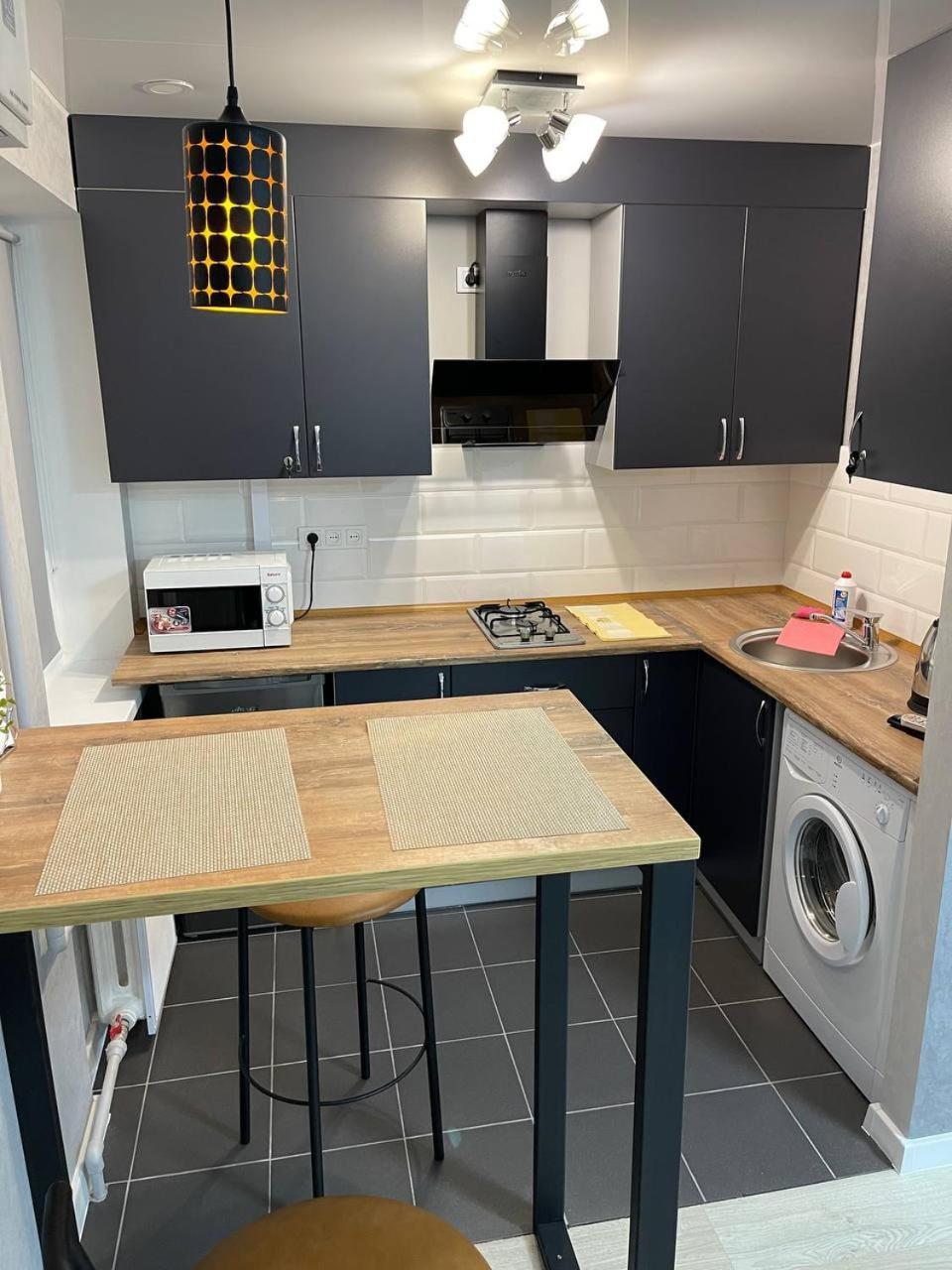 Apartcenter Вип Апартаменты В Центре Города На Гагарина Kryvyj Rih Esterno foto
